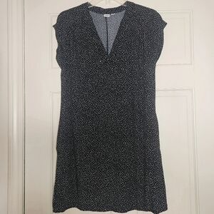 XS Gap Black & White Polka Dot V-Neck Shirt Dress